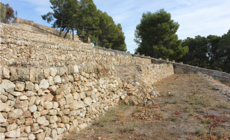 Dénia solicita 10.000 euros para restaurar los márgenes de piedra seca del Castillo