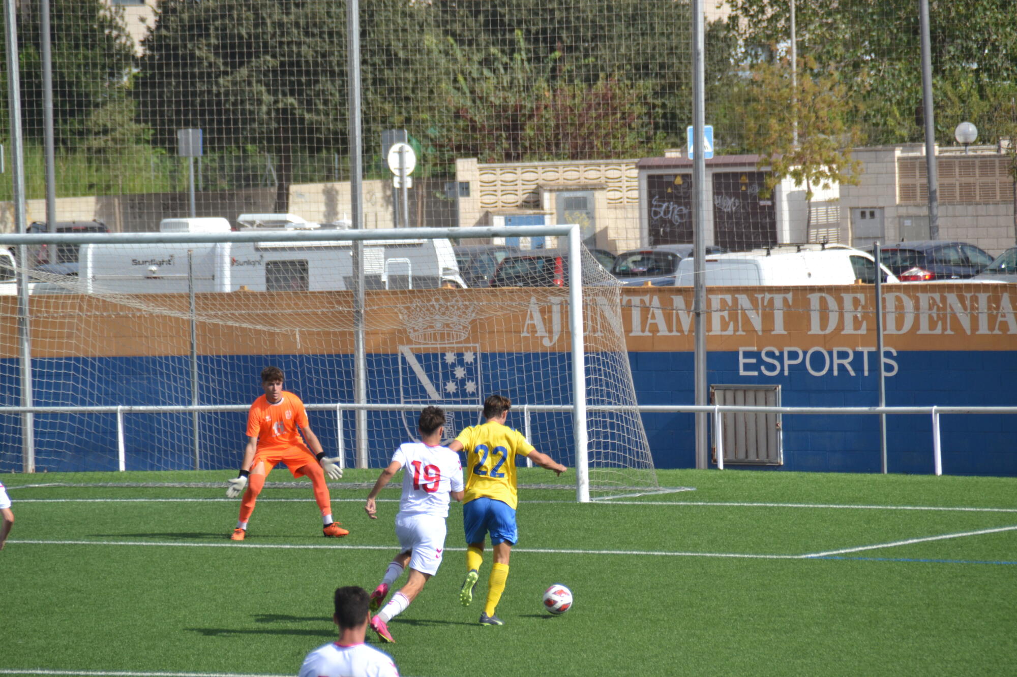 Juanjo Antolí debuta ante su afición en el banquillo del CD Dénia