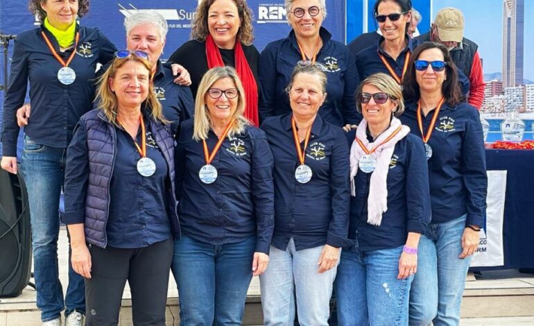 Una plata y un bronce para los equipos Veteranos del Club Rem Marina Dénia