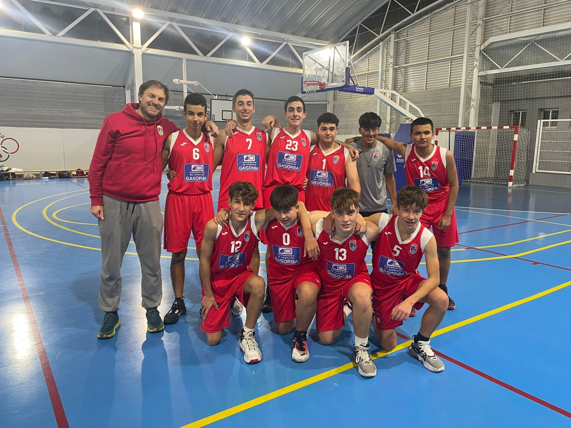 Los cadetes del CD Paidos Dénia se llevaron el derbi ante el CB Ifach Calpe (39-40)