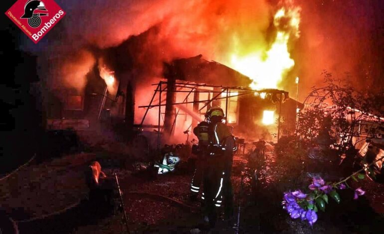 Un fallecido en un incendio de una vivienda de un camping en Benidoleig