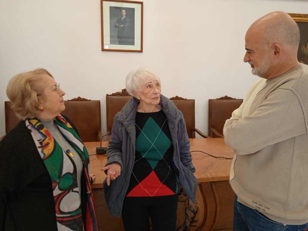 Marisa Ferrándiz Y Ana Alabarracín Con Javier Scotto