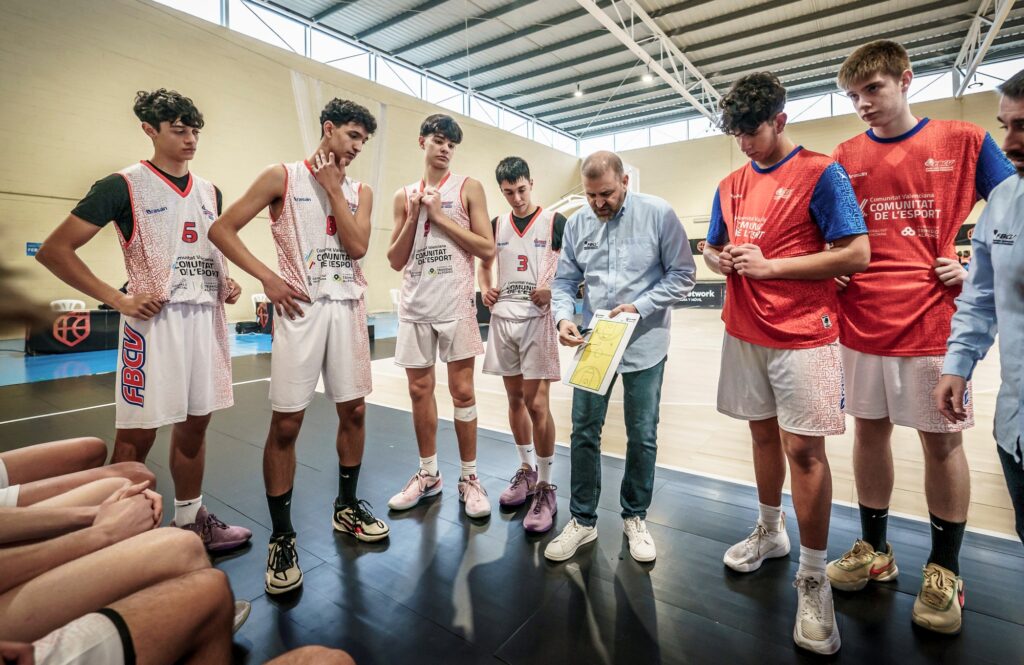 Seleccíon Valenciana Cadete Durante Un Tiempo Muerto