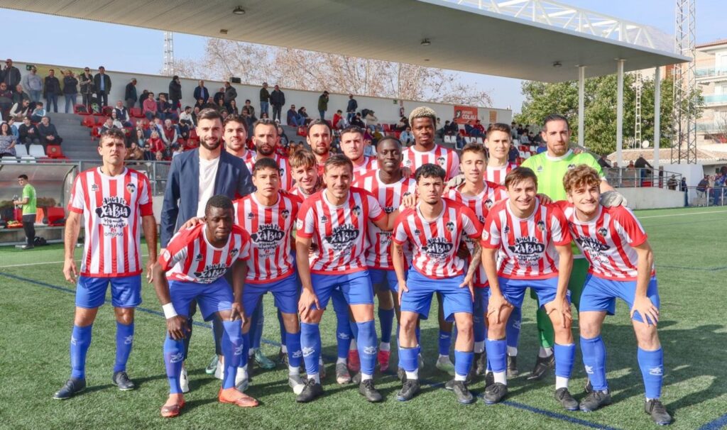 Sivera Junto Al Once Del Cd Jávea