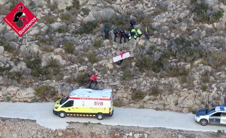 Un parapentista ha tenido que ser rescatado después de un mal aterrizaje en Calp