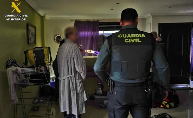 La Guardia Civil detiene a tres personas por robar en centros educativos de Pedreguer